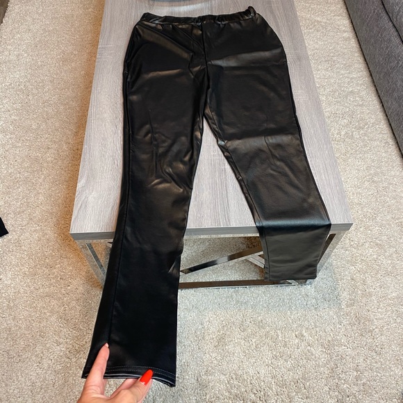 Faux leather leggings - Picture 3 of 7